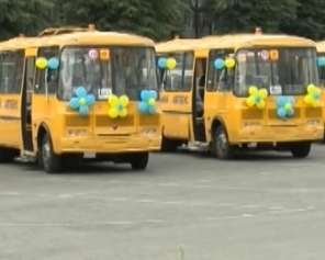 Україна закупила шкільні автобуси у Росії
