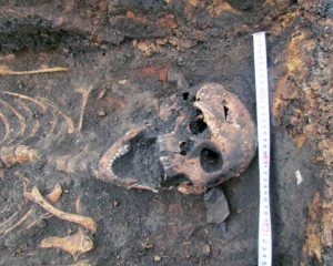На будівництві багатоповерхівки знайшли останки людських тіл