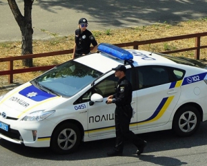 Поліцейські місяць зупинятимуть авто для перевірки