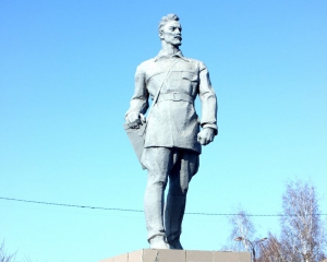 Памятник Щорсу заменят Шевченком