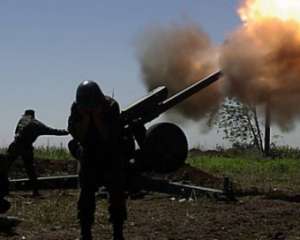 Бойовики луплять із важкої артилерії: на Чермалик упали 60 мін