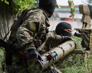Бойовики обстрілюють житловий сектор у Новгородському