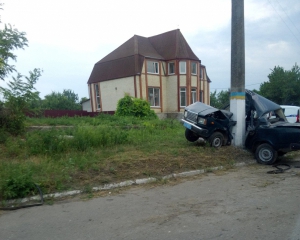 Полицейский разбился в служебном авто