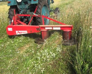 Ребенок попал под ножи косилки