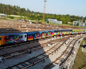 В киевском метро будет курсировать еще один поезд-мурал