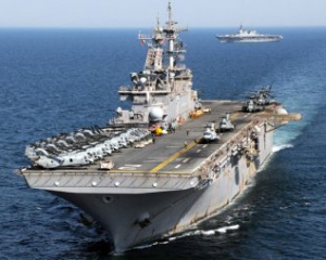 Корабль ВМС США сделал предупредительные выстрелы в направлении иранского судна