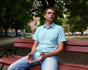 "Мене били четверо. Одягли мішок на голову, наручники" - активіст Медведько про справу Бузини