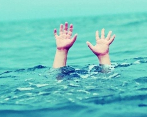 4-летняя девочка утонула в 200 метрах от дома