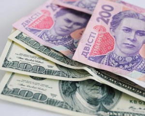 НБУ впервые за 5 месяцев продаст доллары на межбанке