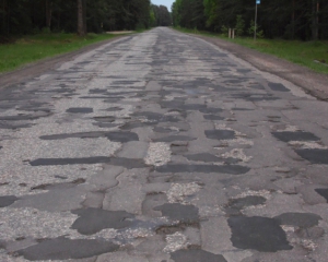 В Укравтодорі розповіли, де планують ремонтувати дороги