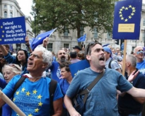 Тисячі британців вийшли на акцію проти Brexit