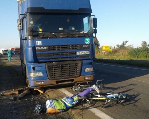 Заарештували водія вантажівки, який в'їхав у групу підлітків