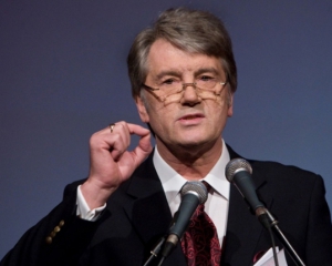 Ющенко вручил Гройсману &quot;план для премьера&quot;