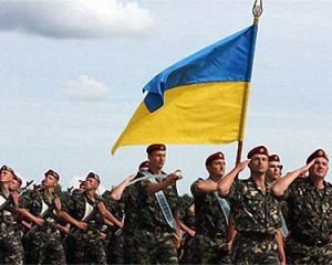 Украина не может тратить более 3% ВВП на оборону - Порошенко