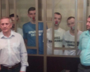Россия засудила четырех крымских татар до 7 и 5 лет тюрьмы