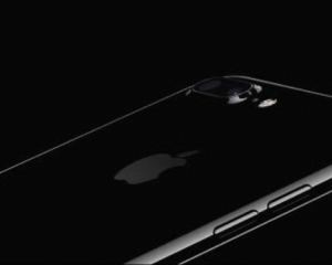 Apple показала водонепроникні iPhone 7 та Apple Watch