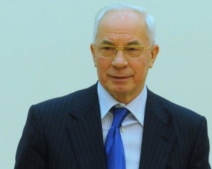 Азаров знову повернув собі пенсію у суді