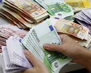 Уряд Італії даруватиме 18-річним українцям по 500 євро