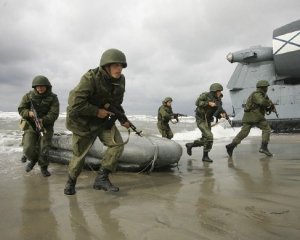 Российские войска отрабатывают высадку десанта под Мариуполем - разведка