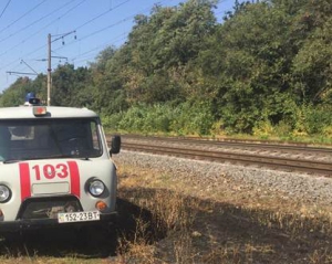 Потяг розчавив 6-річного хлопчика під час гри на коліях