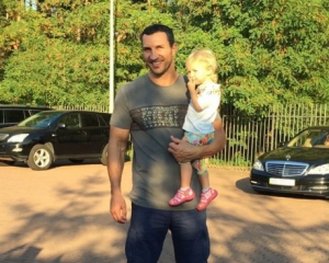 Владимир Кличко с дочкой прогулялся по Киеву