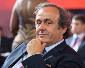 Платини официально объявил об уходе с поста президента УЕФА