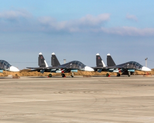 Росія стягує військову авіацію до українського кордону - Турчинов