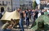 Под Львовской мэрией бойцы АТО установили палатки