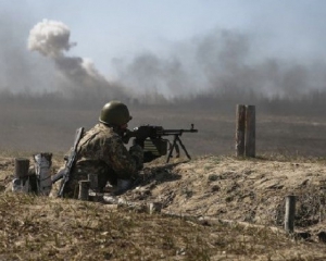 Всю ніч снайпери обстрілювали українські позиції, - штаб