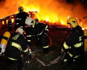 На Донбасі загинули 18 рятувальників, 33 отримали поранення - Порошенко