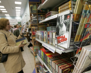 "В Африці книгу читають в середньому рік" - письменниця Зукісва Вонер