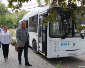 У Сімферополі з'явились автобуси, які водночас є виборчими дільницями