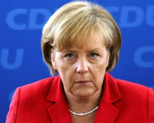Партія Меркель зазнала краху на виборах