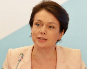 Гриневич анонсировала повышение зарплат учителям