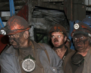 Пожар на шахте: эвакуированы около 600 горняков