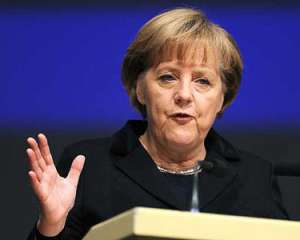 Меркель пропонує депортувати біженців, які не отримали притулок