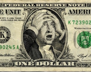 Курс валют: долар підібрався до психологічної позначки