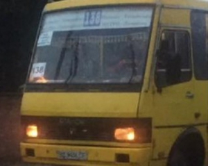 У негоду водій вигнав школяра з маршрутки