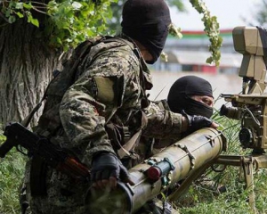 Боевики повредили жилые дома во время учений
