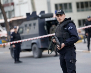 В Турции террористы-смертники взорвали себя на глазах у полицейских