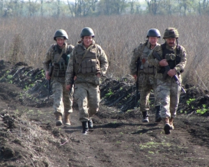 Украинские военные обустраивают пост для миссии ОБСЕ вблизи Петровского