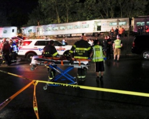 Пассажирский поезд сошел с рельсов: 11 пострадавших