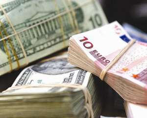 Курс валют: евро продолжает дешеветь