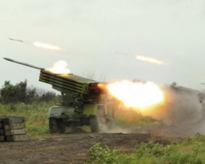 Боевики выпустили 200 мин и снарядов в мариупольском направлении