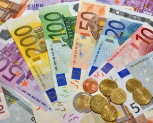 Курс валют: евро снова дешевеет