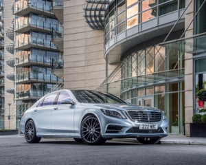 Новий гібрид від Mercedes отримає бездротову зарядку