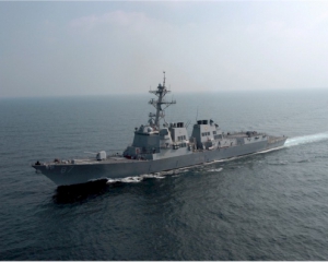 Військовий корабель США знову обстріляли біля Ємену