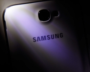 Взрывоопасный Samsung Galaxy Note 7 запретили заносить в самолет