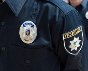 Безхатько на очах у перехожих хотів викрасти дитину