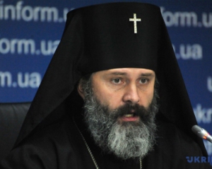 Российские спецслужбы задержали архиепископа УПЦ КП на админгранице с Крымом